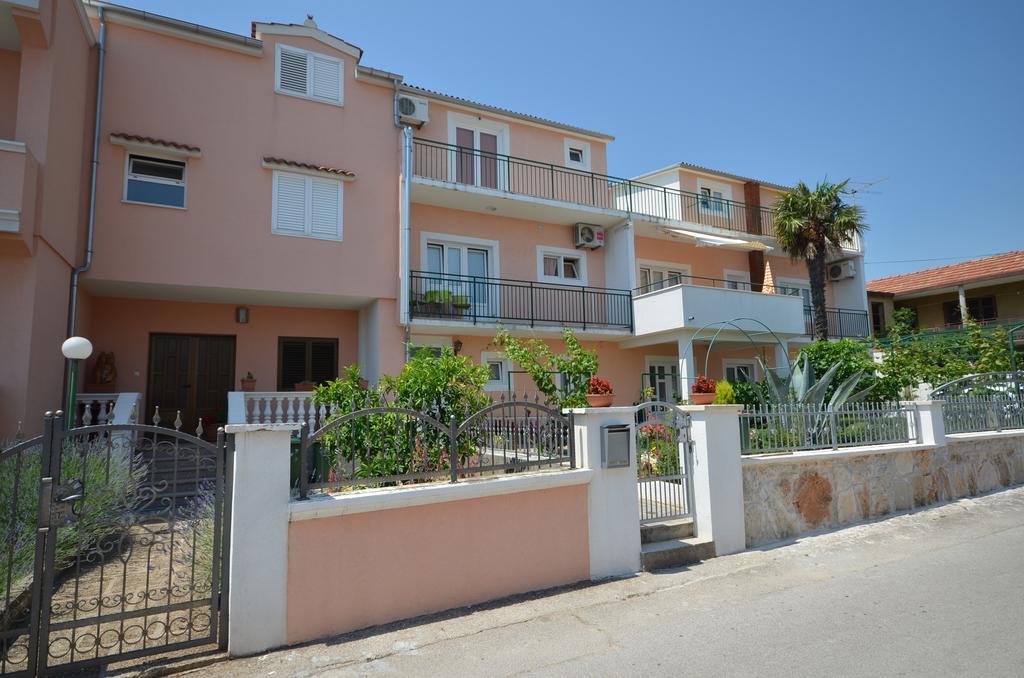 Apartments And Room Zinka 沃迪切 外观 照片